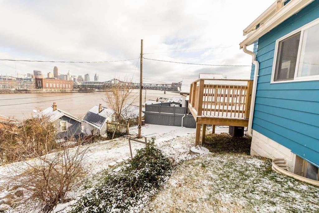 Cozy Riverfront Bungalow With Stunning Views Covington Kültér fotó