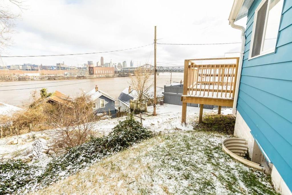 Cozy Riverfront Bungalow With Stunning Views Covington Kültér fotó