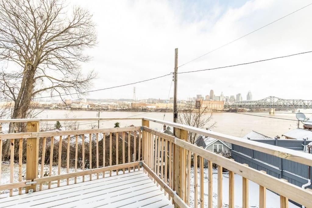 Cozy Riverfront Bungalow With Stunning Views Covington Kültér fotó