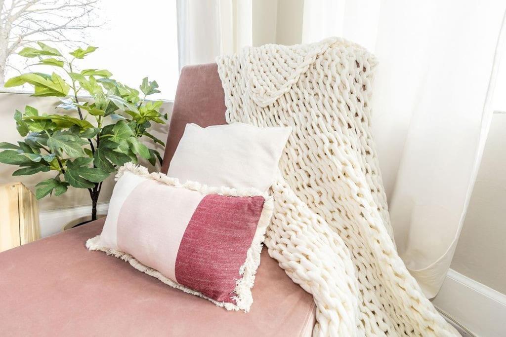 Cozy Riverfront Bungalow With Stunning Views Covington Kültér fotó